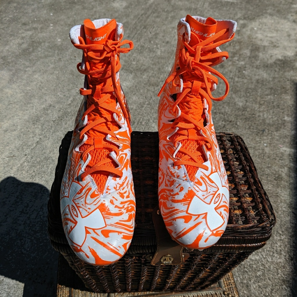 NEW Under Armour Highlight High Top Cleats